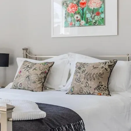 בית נופש 48 Fairfax Street *